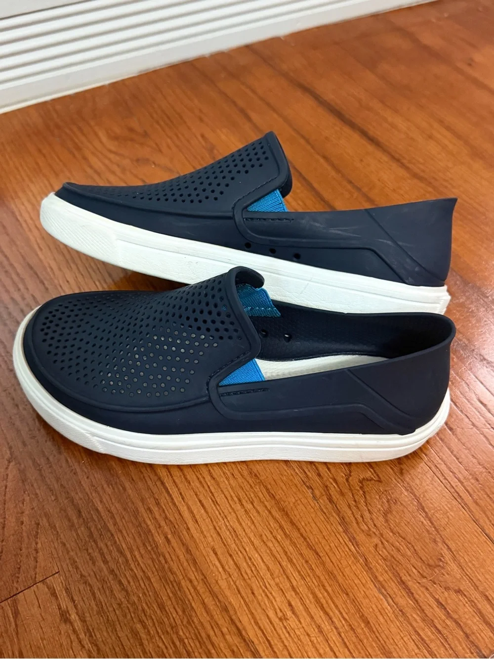 Crocs LiteRide Navy Blue Slip-On Comfort Shoes Youth Boys Size 3